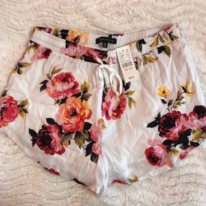 Kendal & Kylie floral shorts
